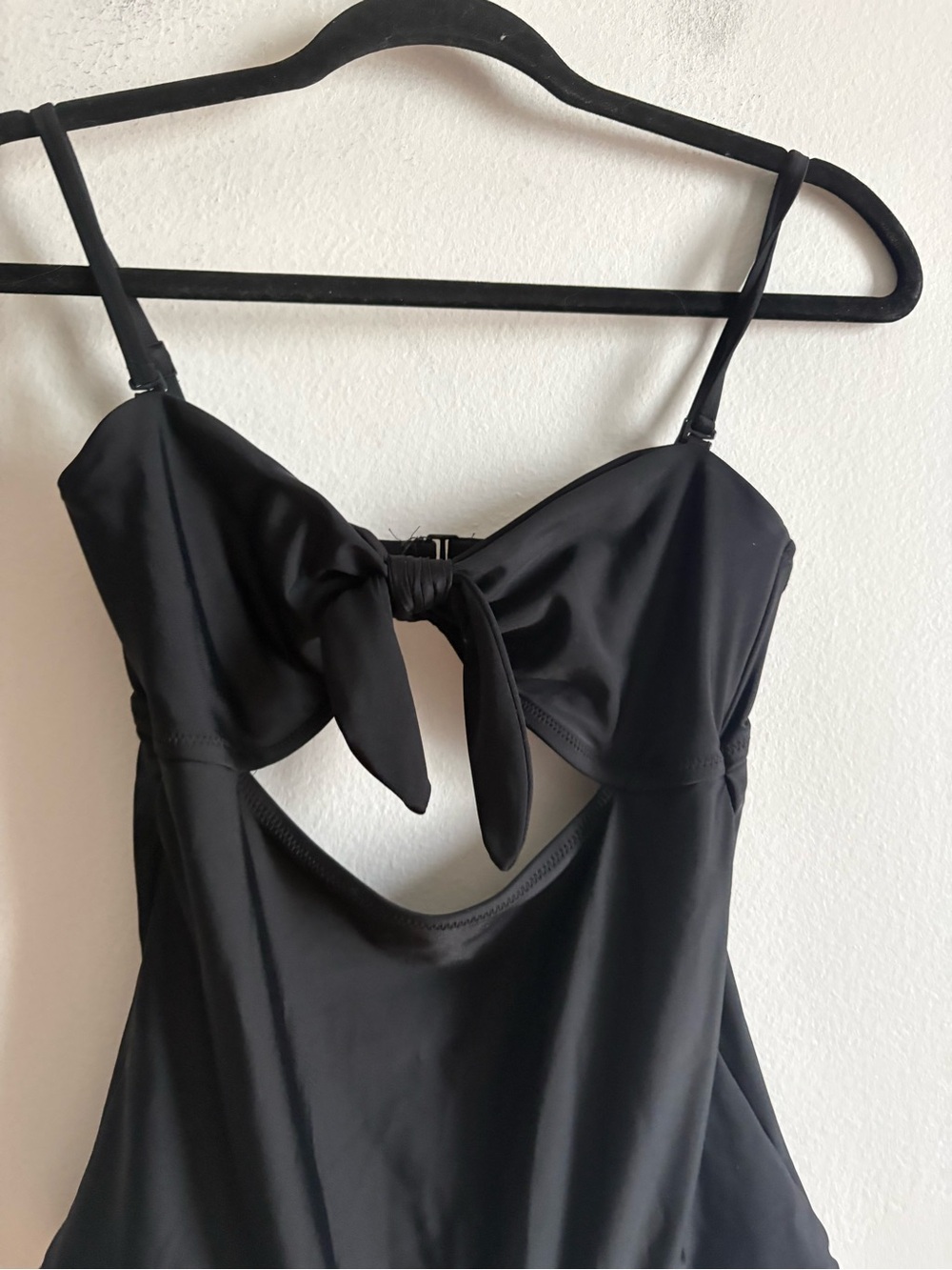 Aerie Sz M Black Cut Out Bow One Piece Swimsuit - Picture 6 of 7